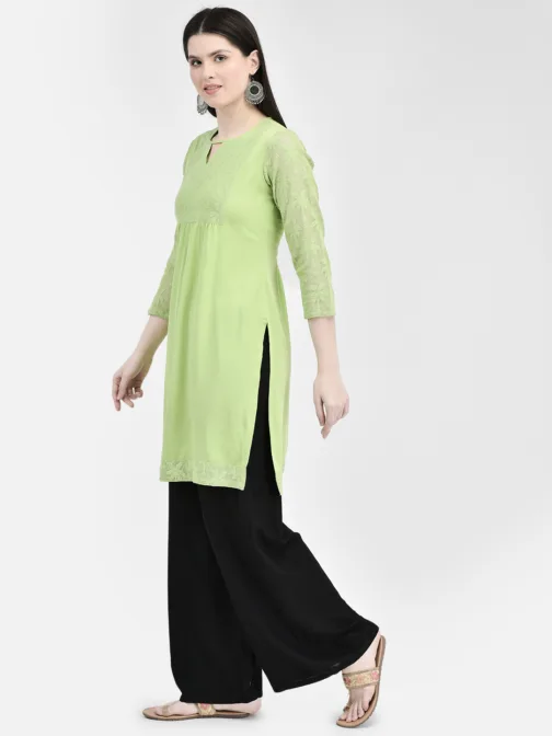 Ojjasvi Green Crepe Embroidered Kurta - Image 3